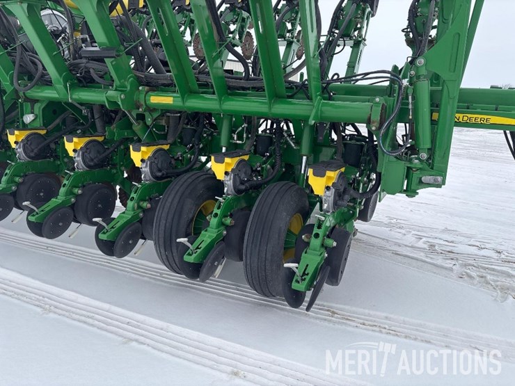 2020-john-deere-1795-image-30