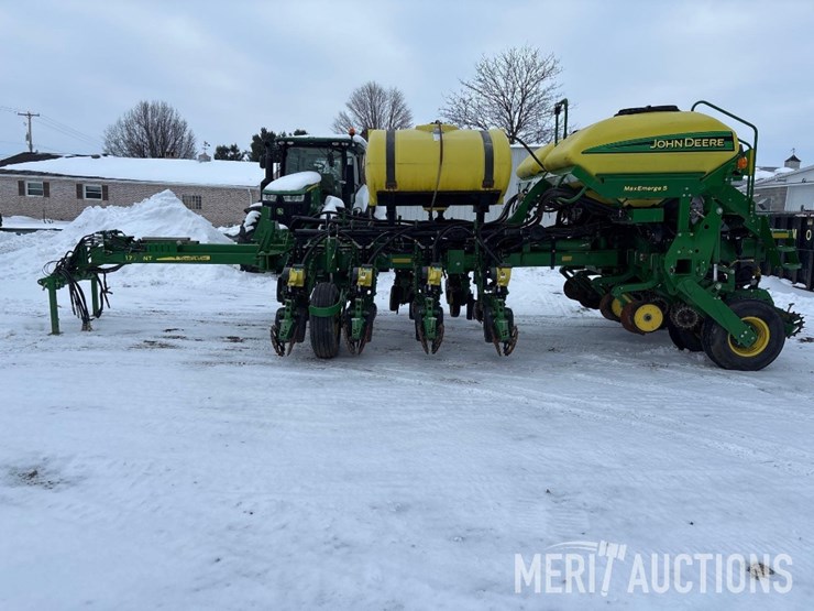 2016-john-deere-1775nt-image-2