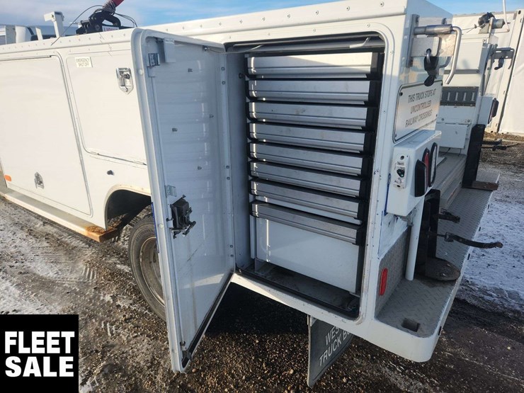 2018-ram-5500-slt-image-29