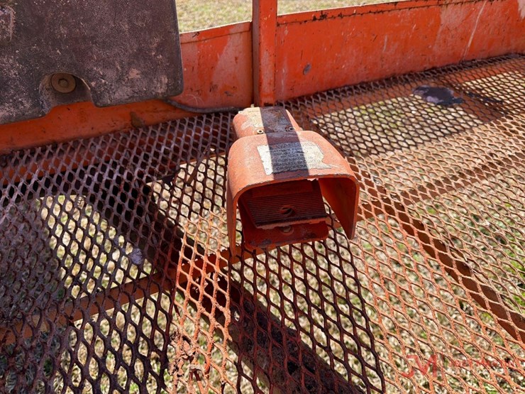 2015-jlg-600s-image-10