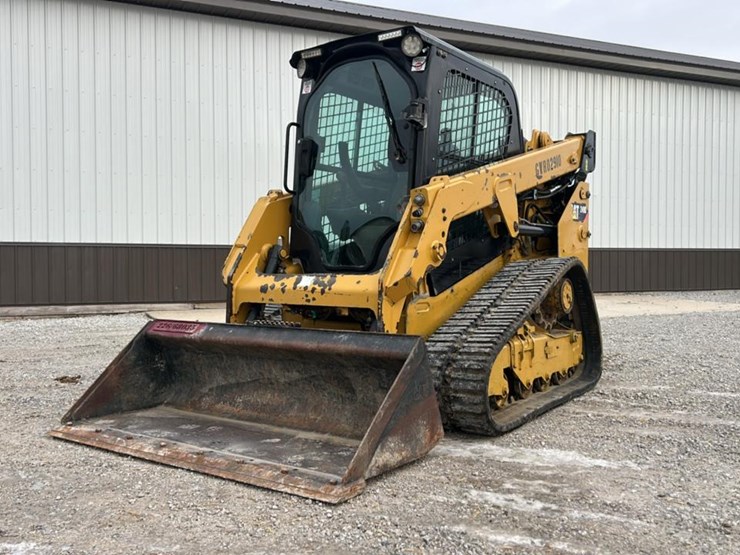 2019-caterpillar-249d-image-1