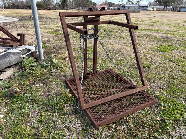 #389-•-lot-of-2-climber-stands-image-2