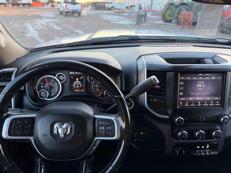 2020-ram-2500-big-horn-image-13