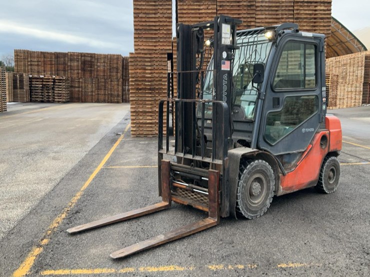 2018-toyota-8fdu25-image-1