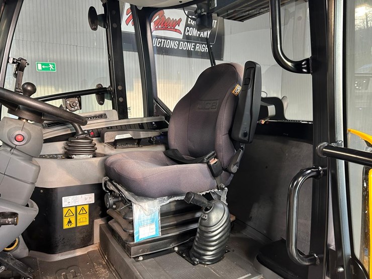 2022-jcb-407-image-16