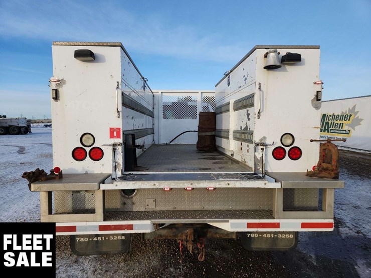 2015-ram-5500-4x4-s/a-service-truck-image-16