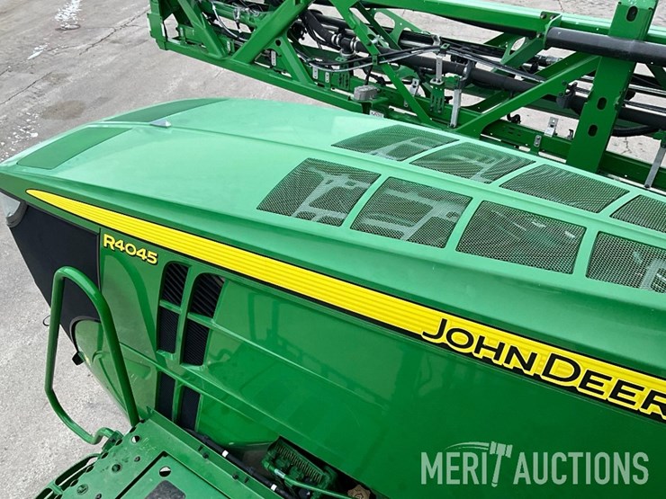 2020-john-deere-r4045-image-34
