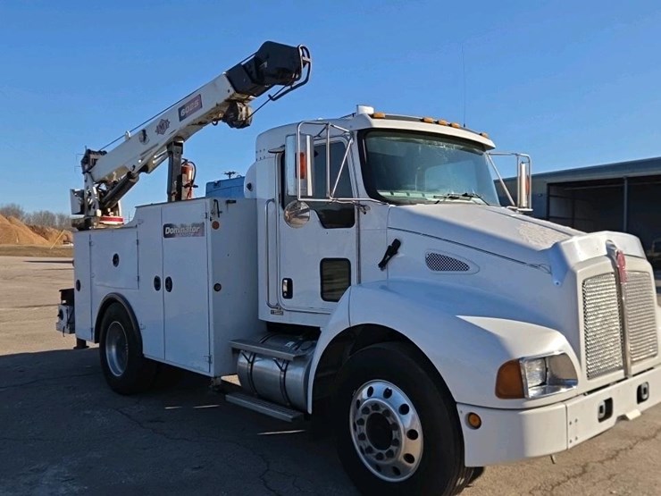 2007-kenworth-t300-image-8