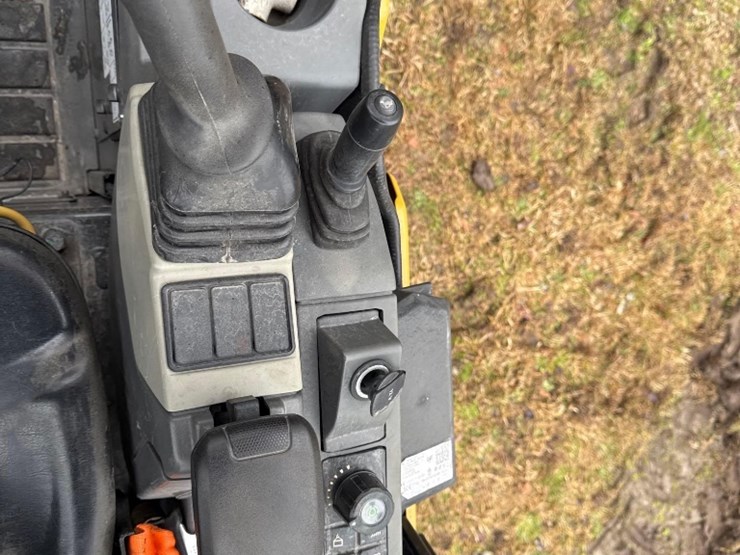 2024-caterpillar-301.7-image-14