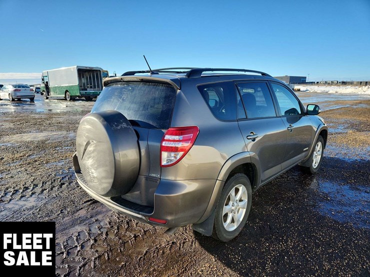 2009-toyota-rav4-image-4