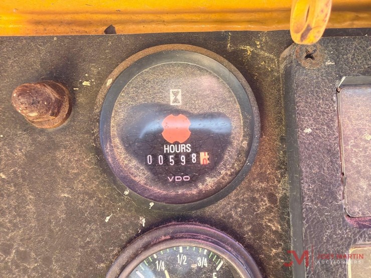 dressta-td9m-image-20