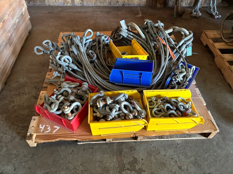 #437-•-lot-of-harnesses-and-shackles-image-2