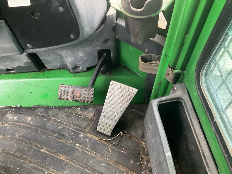 2010-deere-648h-image-13