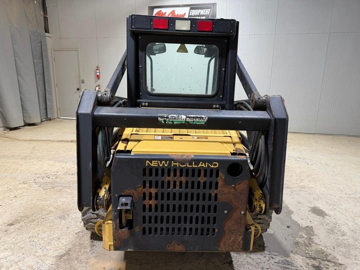 new-holland-lx665-image-4