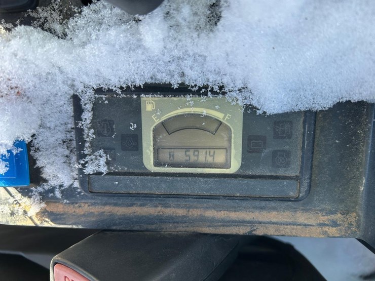 2020-deere-26g-image-29