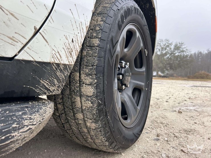 2023-chevrolet-tahoe-image-29