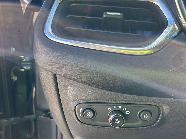 2020-chevrolet-equinox-image-16