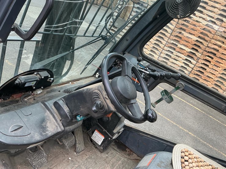 2018-toyota-8fdu25-image-12