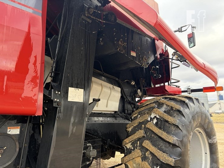 2012-case-ih-7120-image-11