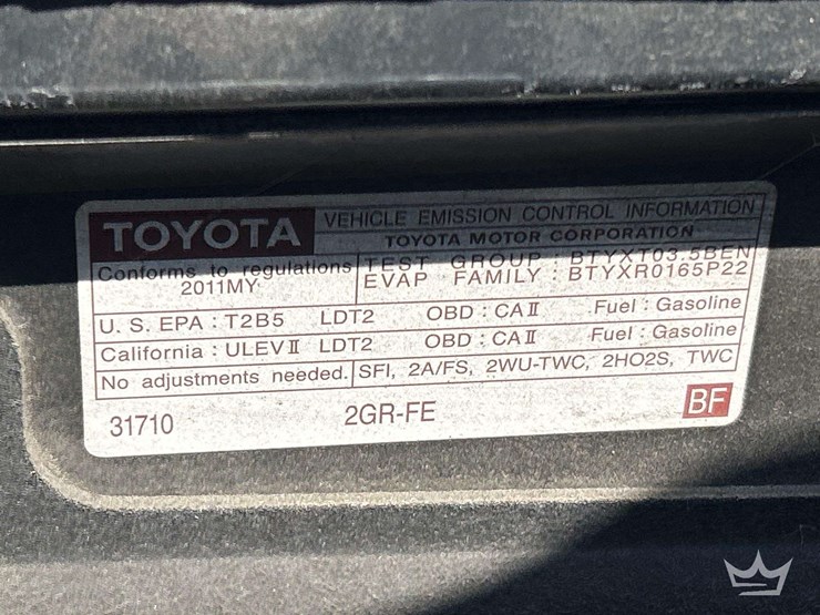 2011-toyota-sienna-image-10