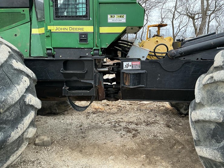 2010-deere-648h-image-57