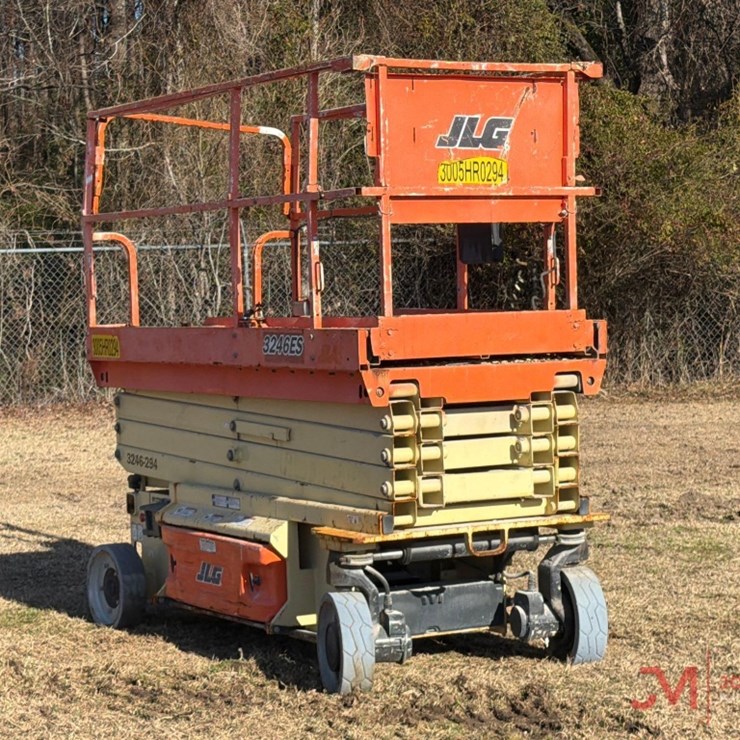 2015 JLG 3246ES