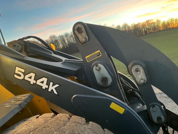 2009-deere-544k-image-40