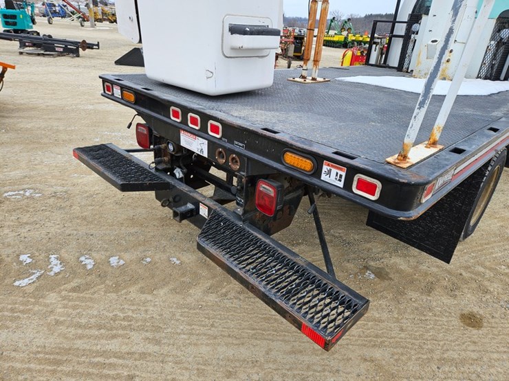 #309-•-2003-gmc-c5500-aerial-truck-image-24