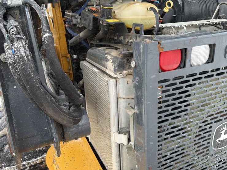 2019-deere-332g-image-22