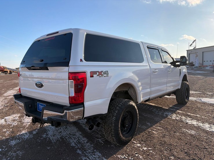 2017-ford-f250-lariat-image-4