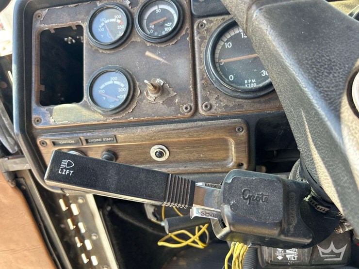 1996-freightliner-fld112sd-image-14