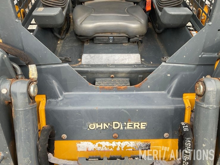 2022-deere-317g-image-37