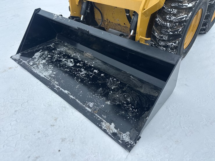 caterpillar-242d-image-27