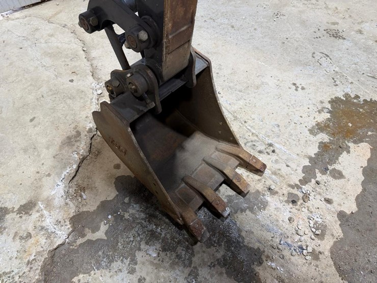 2020-deere-26g-image-9