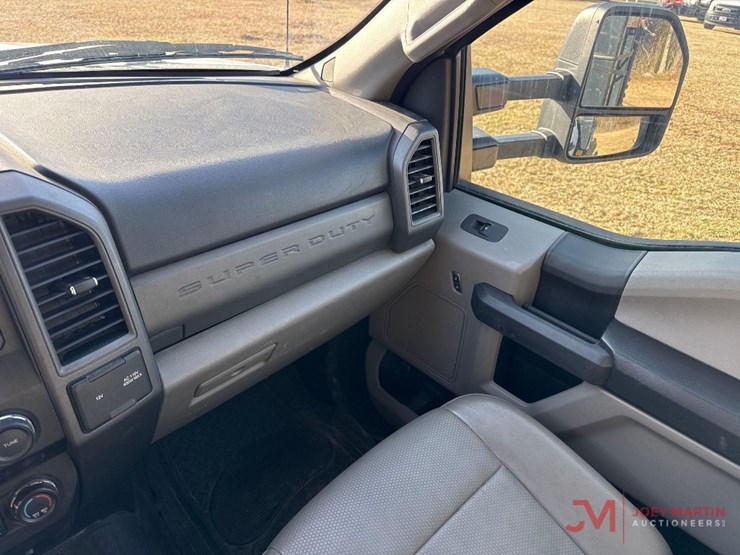 2017-ford-f550-xl-image-30