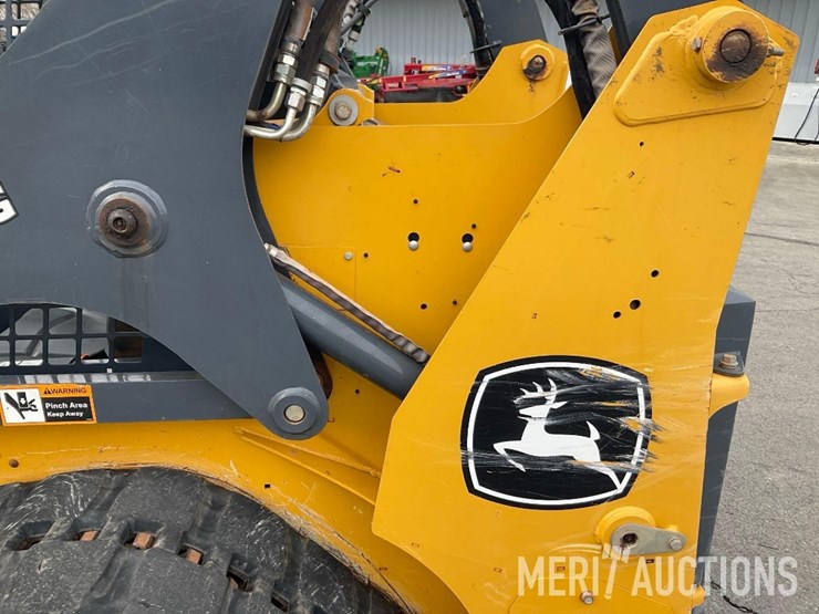 2022-deere-317g-image-19