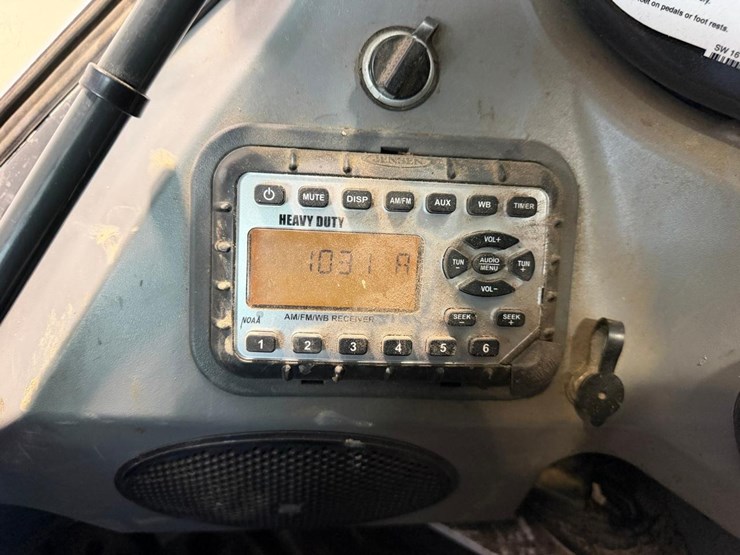 2023-bobcat-t770-image-22