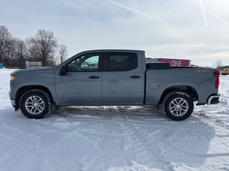 #1120-•-2019-chevrolet-silverado-4x4-crew-cab-image-6