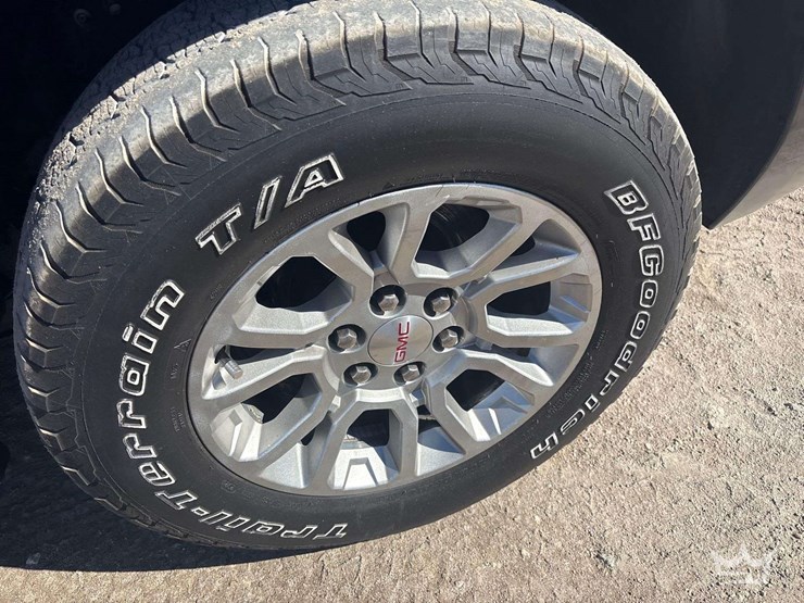 2018-chevrolet-tahoe-image-27