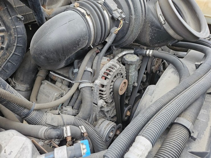 #309-•-2003-gmc-c5500-aerial-truck-image-11