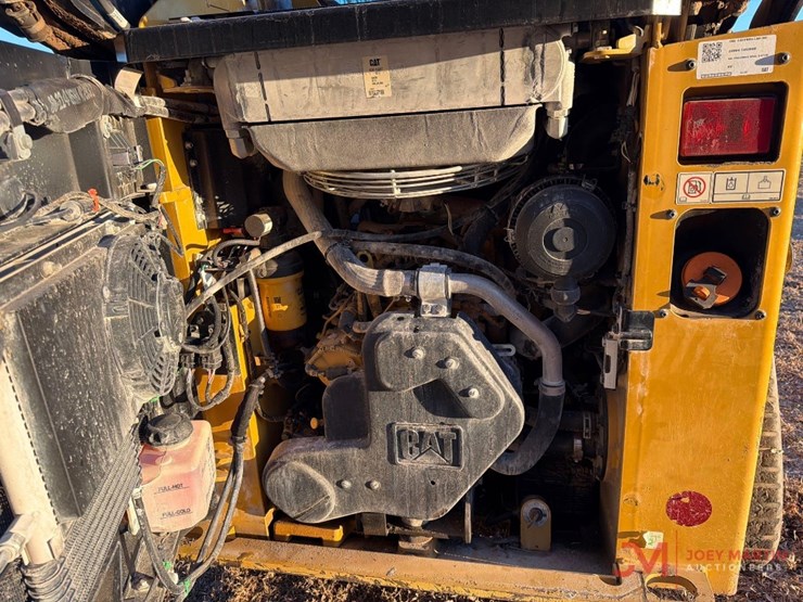 2020-caterpillar-249d3-image-12