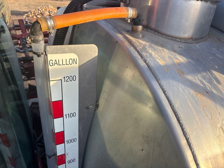 2013-case-ih-4430-patriot-sprayer-image-22