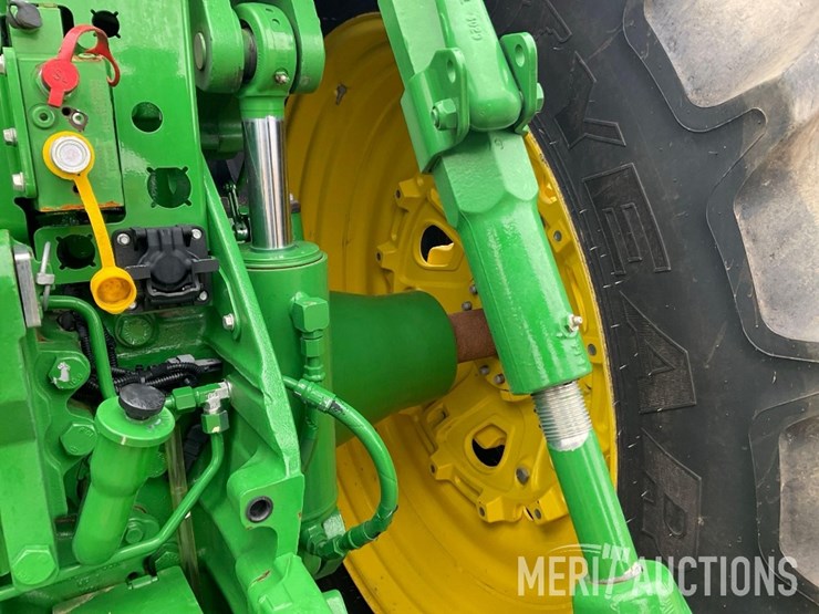 2023-john-deere-8r-370-image-28