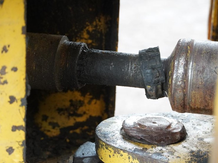 2000-caterpillar-525-image-29