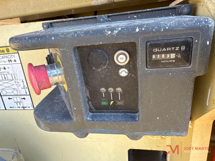 2015-jlg-3246es-image-12