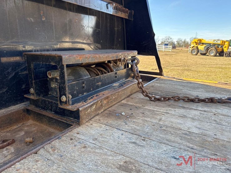 2019-peterbilt-348-image-7