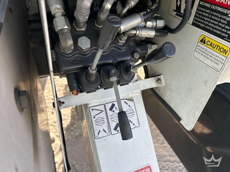 2008-international-durastar-4300-image-32