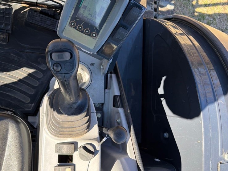 2020-deere-50g-image-17