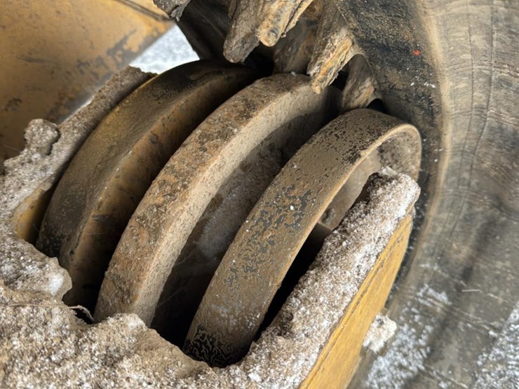 2023-caterpillar-299d3-xe-image-17