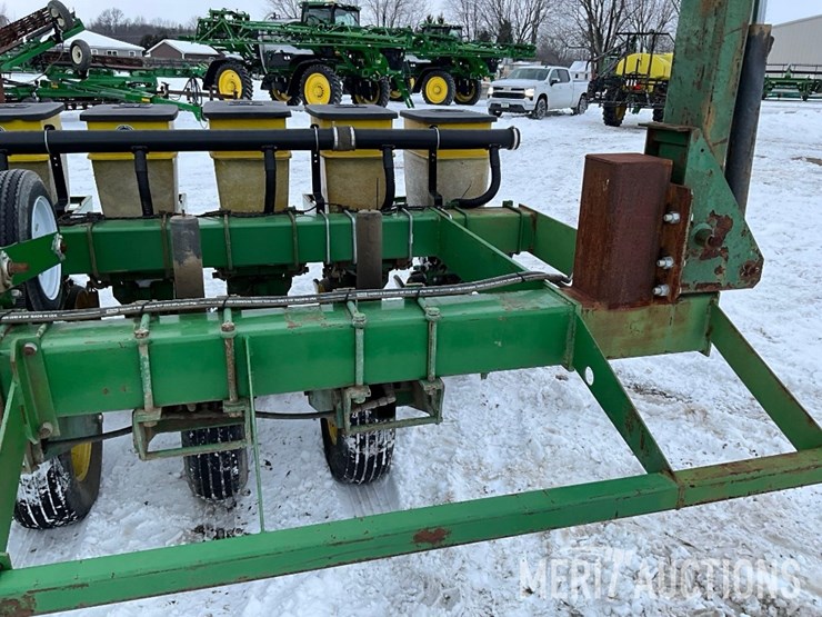 john-deere-7000-image-8